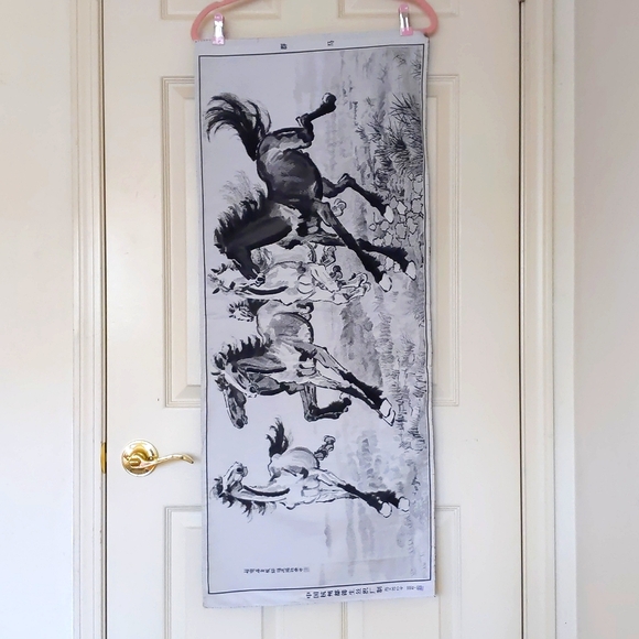 RARE FIND! NWOT. Vintage Chinese Art Six Galloping Horses Black & White Brocade. - Picture 3 of 4